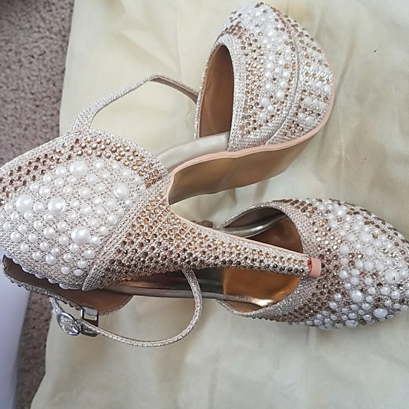 Shoes - Picture 2 of 4